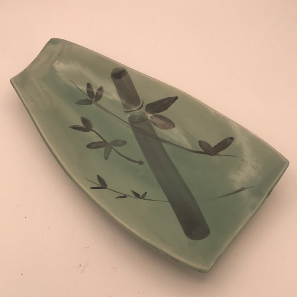 Handmade Signed Pottery Tray w/ Bamboo‎ Motif